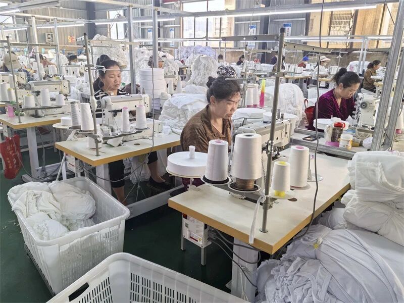 玉屏 小工坊撐起就業(yè)“幸福傘” 服飾研發(fā)成就致富路
